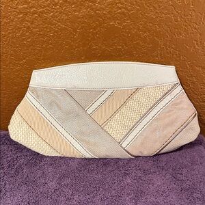 Vintage Fossil Cream and Tan Women's Clutch